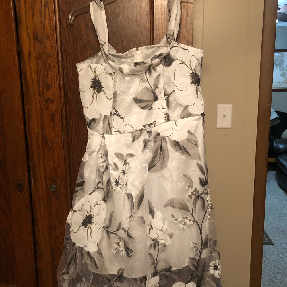 Off the shoulder floral white sundress
